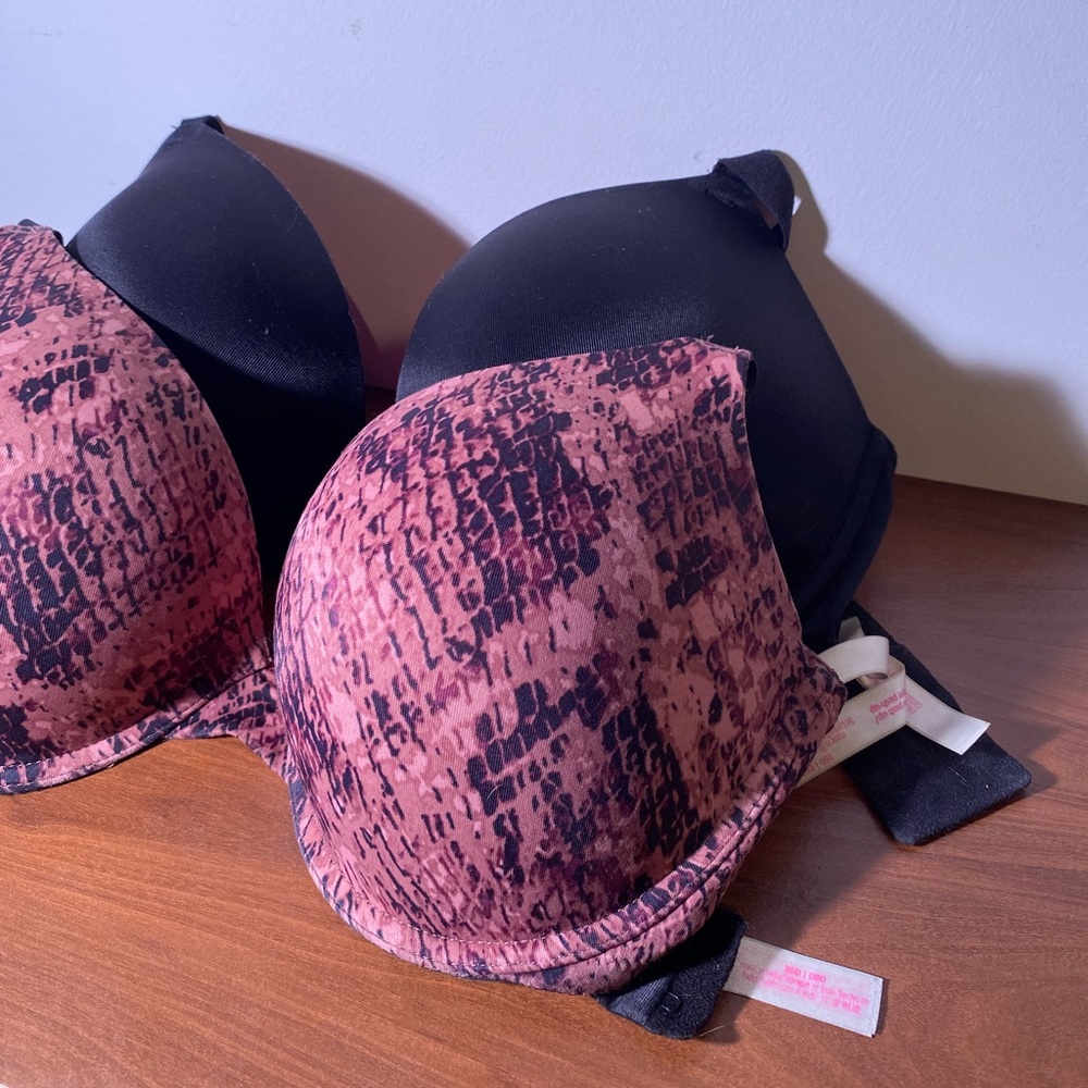 2 Victoria Secret Push Up Bras